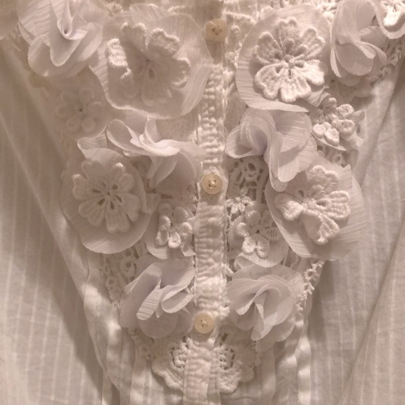 NWOT Vintage Hollister Romantic blouse. Flowers, Sheer & Embroidered details - Picture 3 of 11